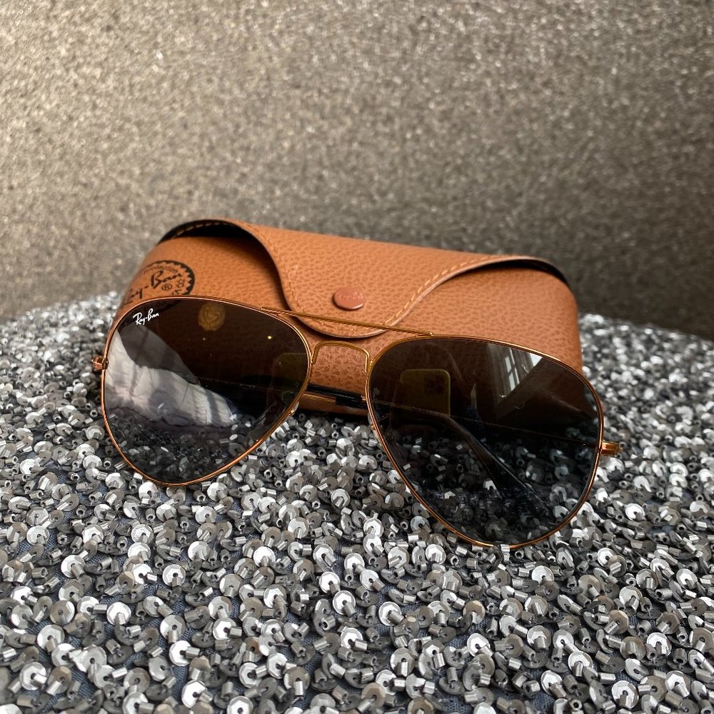 Ray-Ban Aviator Rose Gold Rim Black Lens'